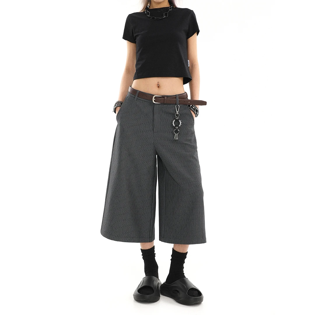 灰色条纹休闲七分短裤女夏季新款松弛感懒惰宽松直筒阔腿西装中裤