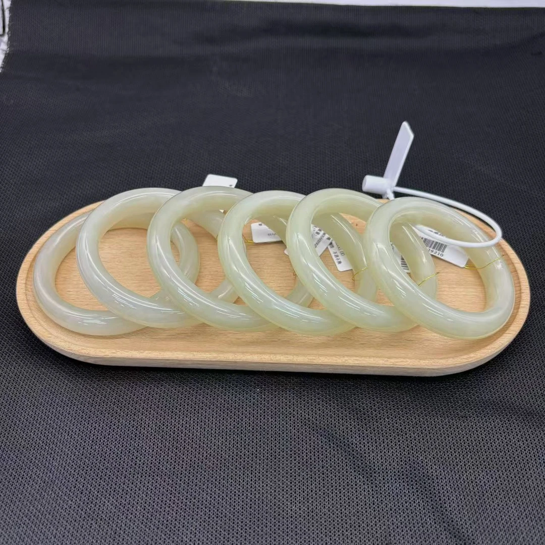 天然和田玉手镯精美时尚气质有瑕款多样性发货其一29