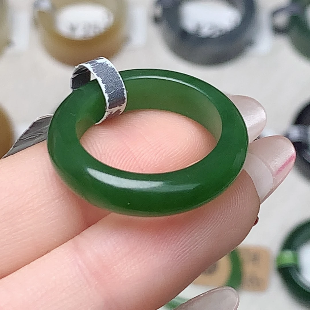 未镶嵌戒指和田玉