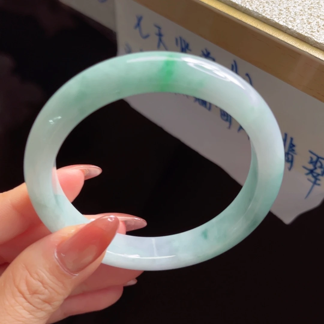 翡翠未镶嵌手镯手镯