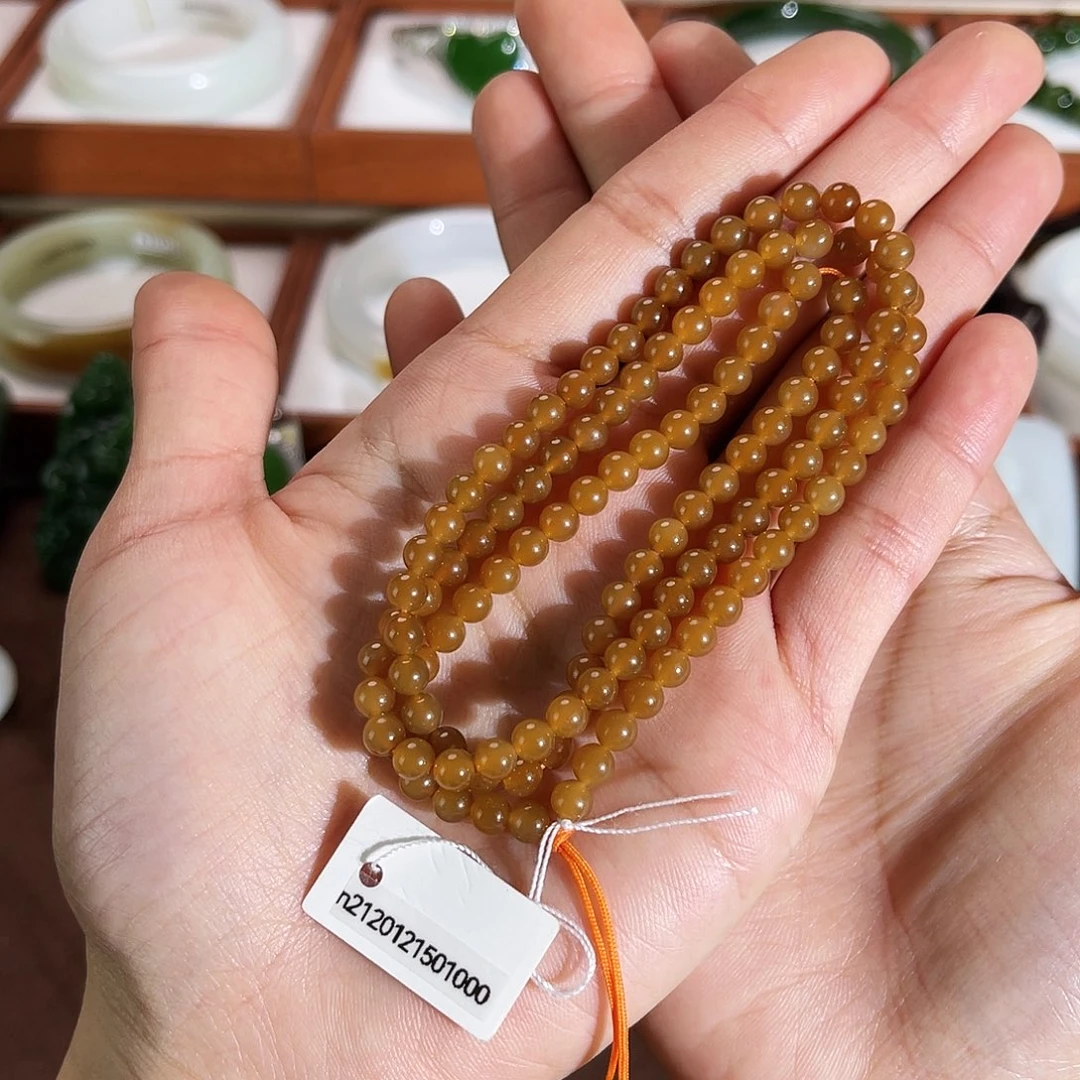 兔***子和田玉未镶嵌手链