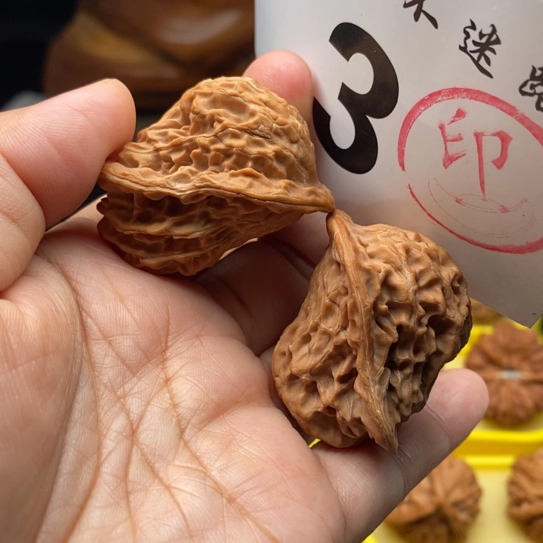 文玩核桃吊坠鸳鸯