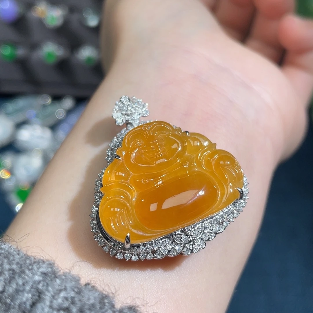 翡翠18K金镶嵌颈饰冰黄佛公