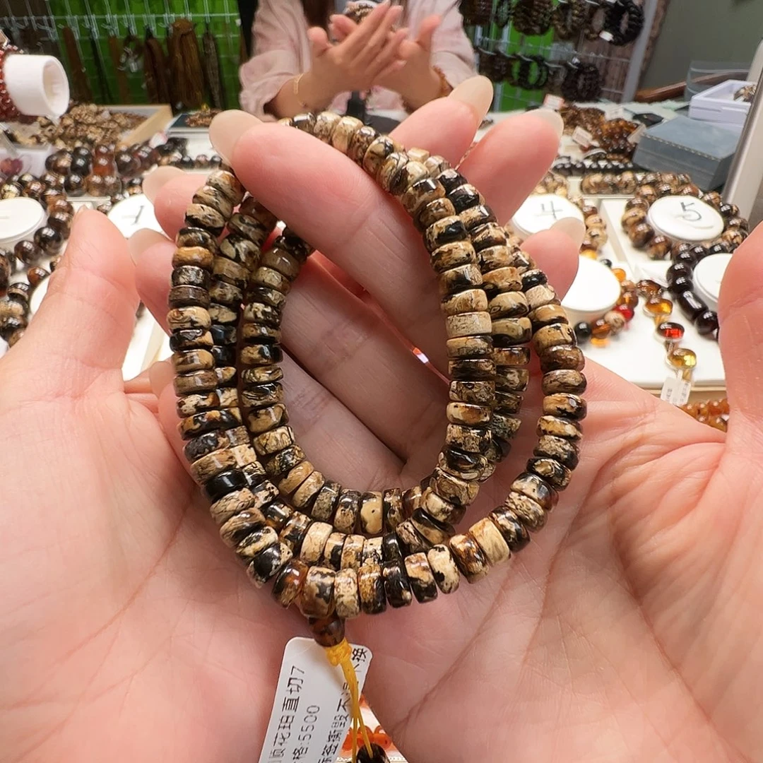 顺***水琥珀未镶嵌裸石抚顺琥珀7直切