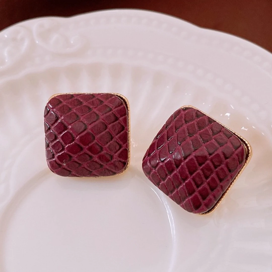 铜合金皮质耳饰 S.Y【港风小调】复古百搭气质皮革耳钉轻奢时尚