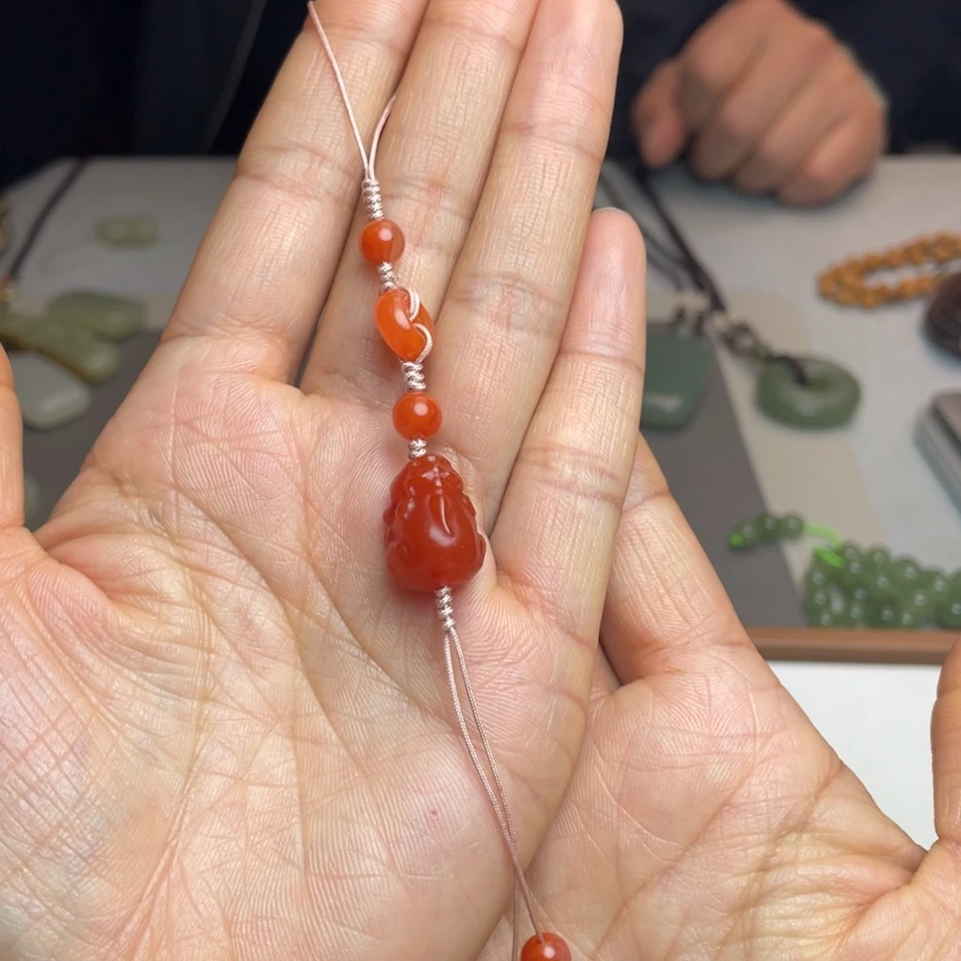 南红玛瑙颈饰未镶嵌