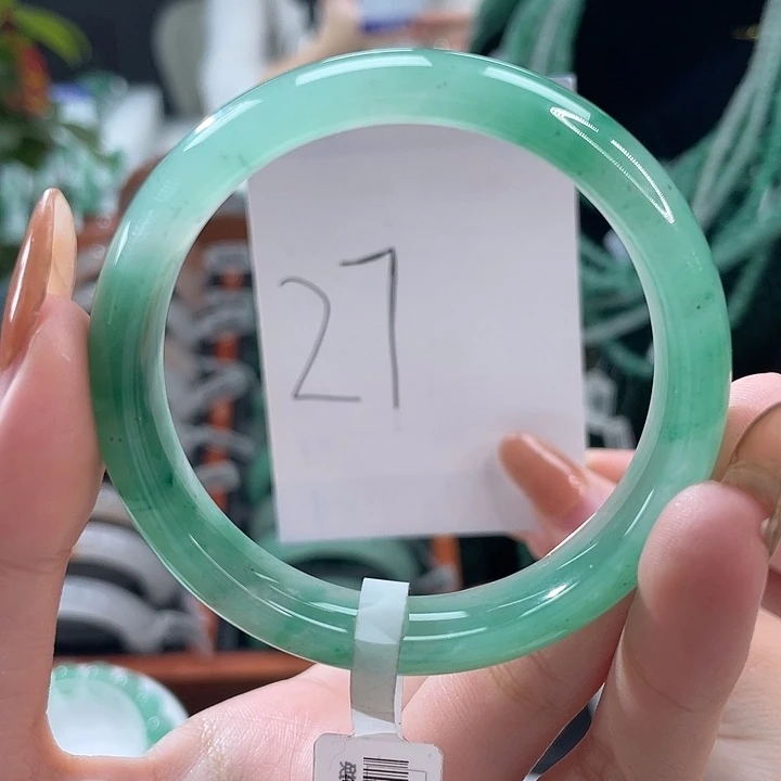 石英质玉手镯未镶嵌天然A货非洲翠手镯