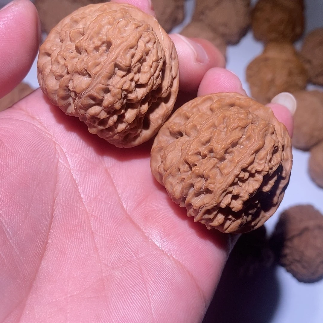 把件文玩核桃尚****发南疆石