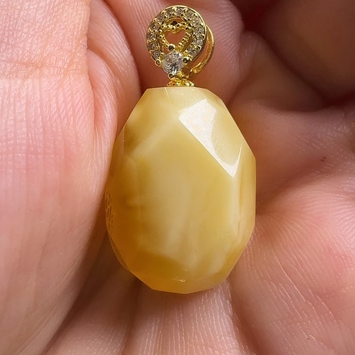 嘀***粒蜜蜡未镶嵌吊坠(不含链)吊坠