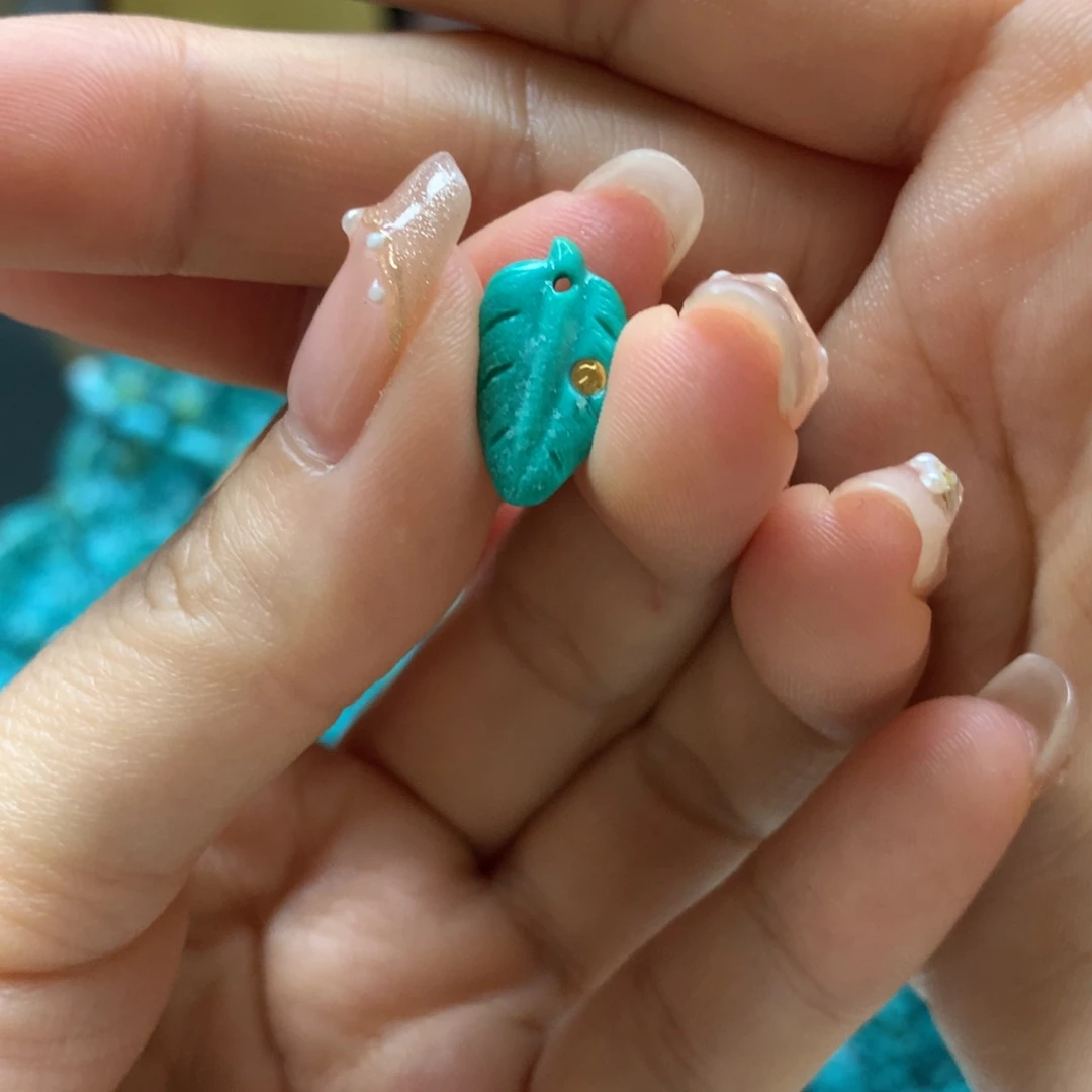 绿松石配饰未镶嵌