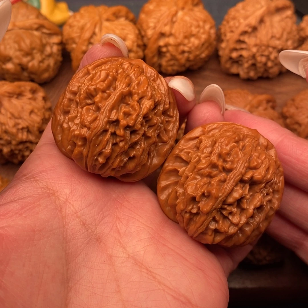 文玩核桃把件红皮一代平谷楼39，42克