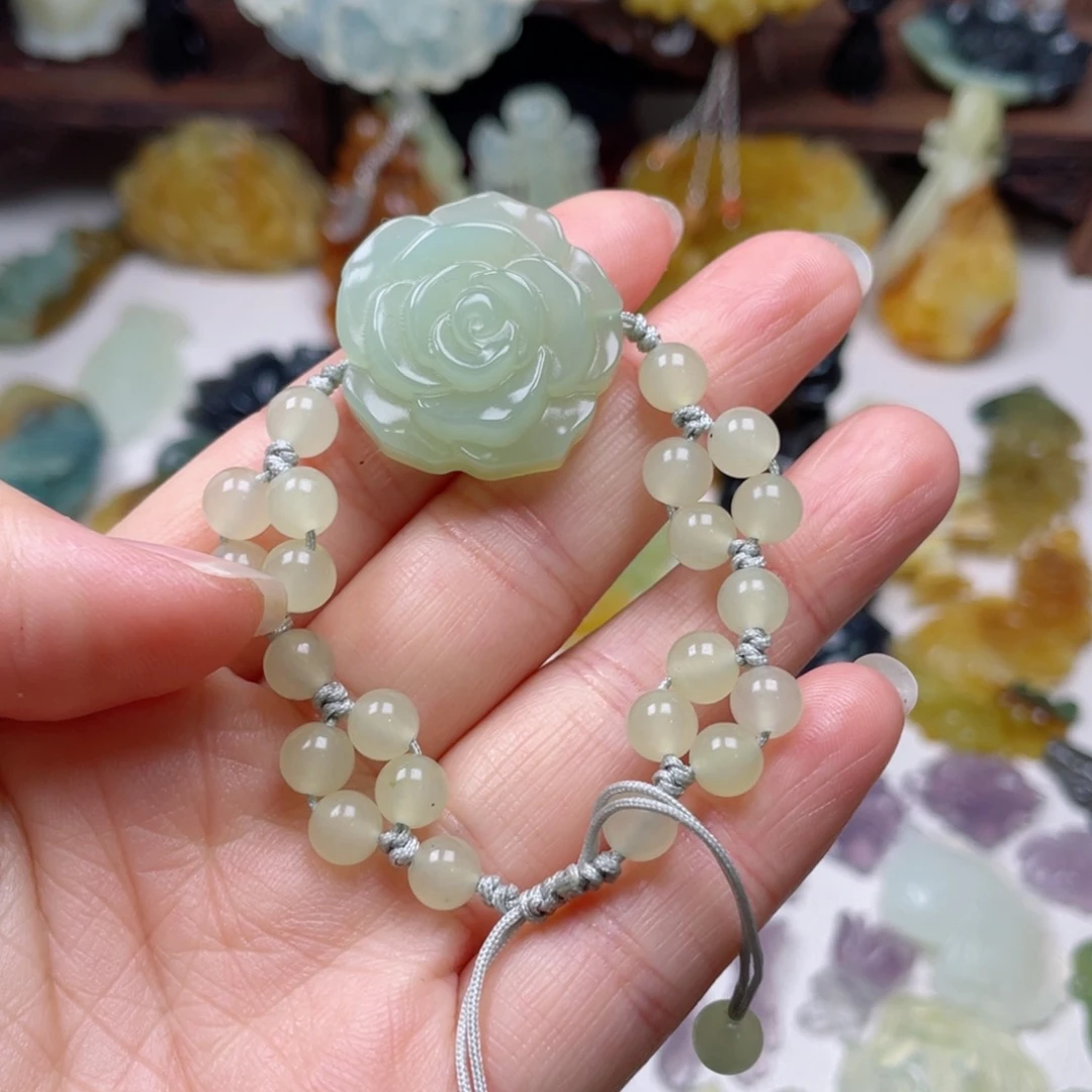 蛇纹石玉颈饰未镶嵌