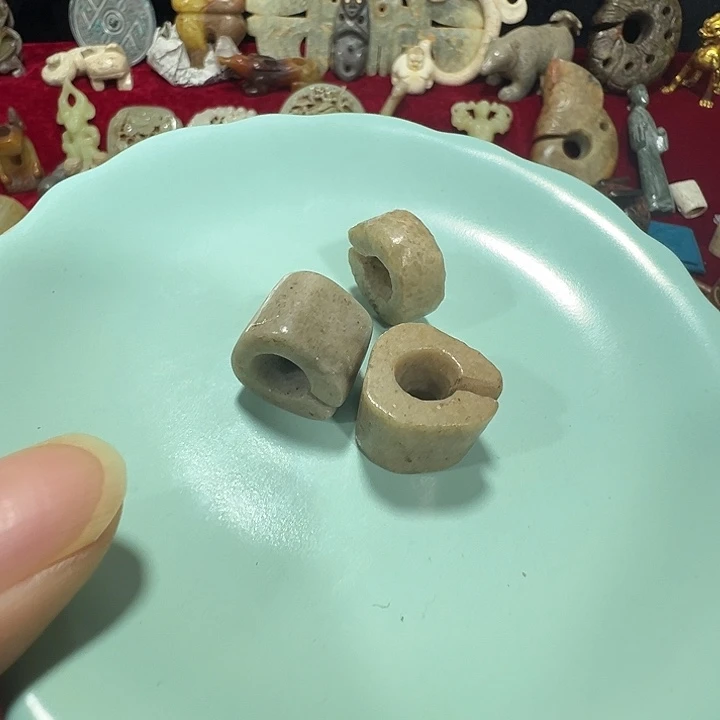 透闪石质玉未镶嵌挂件