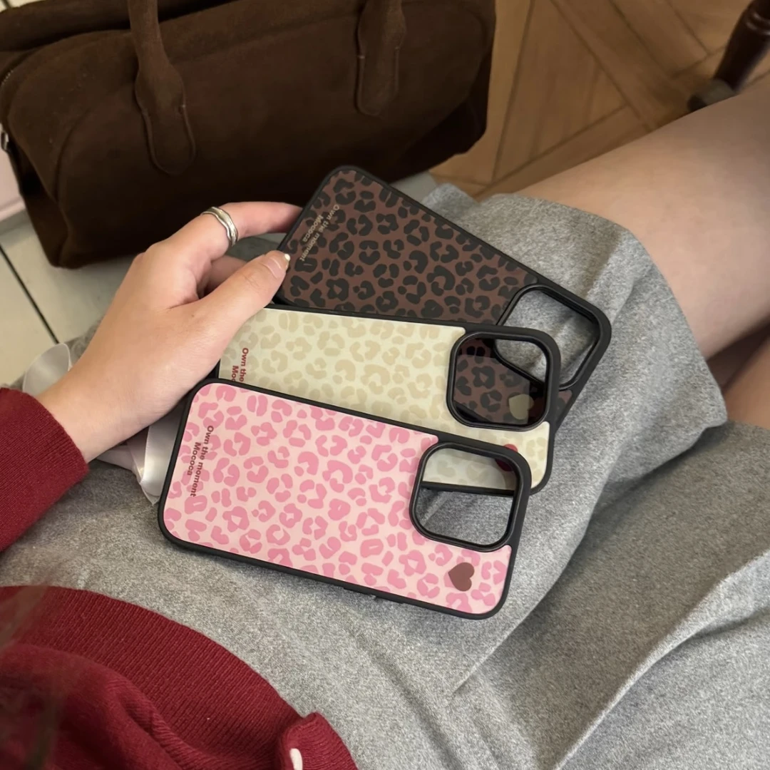 碳纤维黑边玻璃豹纹爱心适用苹果16pro/iPhone15p/14手机壳女