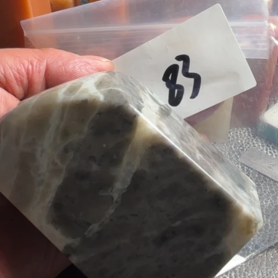 老挝石老挝巨大5厘米