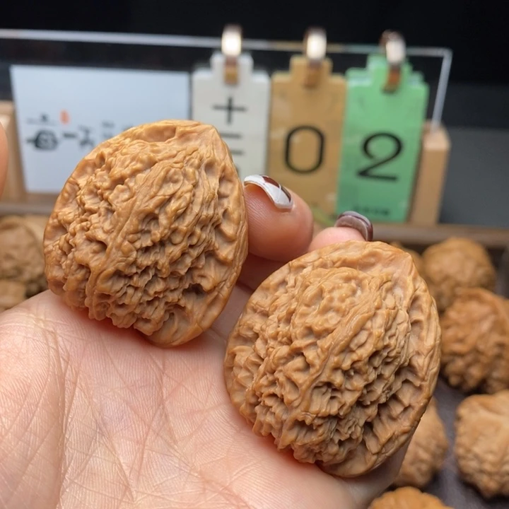 废***說文玩核桃把件南疆石