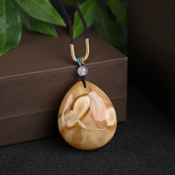 天然蜜蜡俄料白蜡妖花水滴挂件（XS0985）