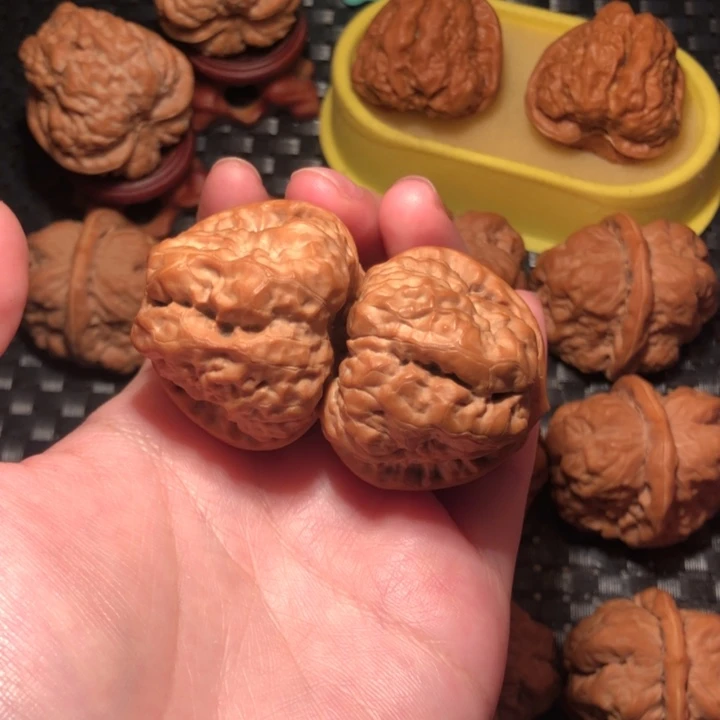 把件文玩核桃40开背八腿三角蛙