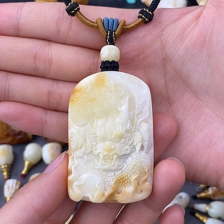 琥珀未镶嵌裸石龙牌吊坠