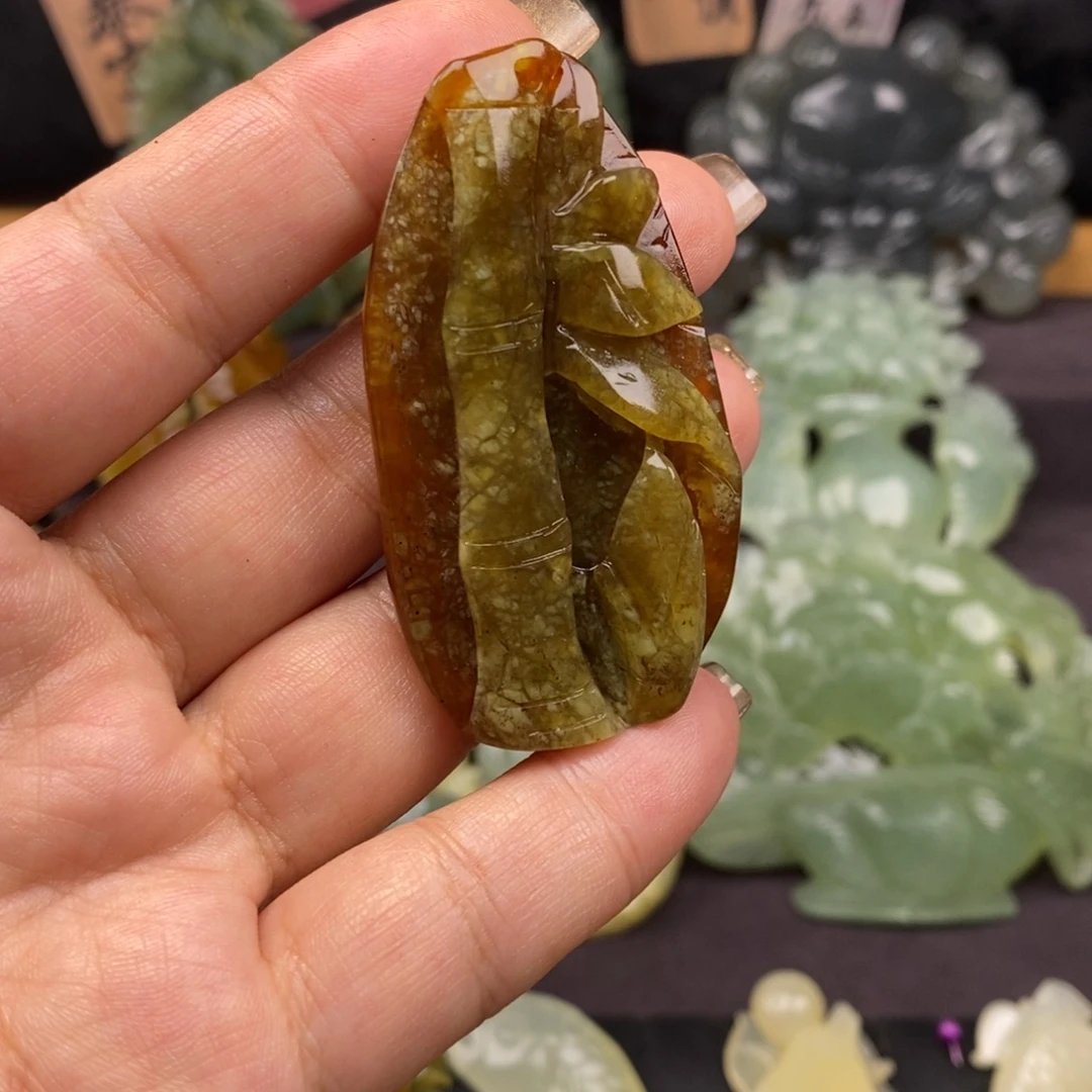 蛇纹石玉未镶嵌吊坠(赠链)