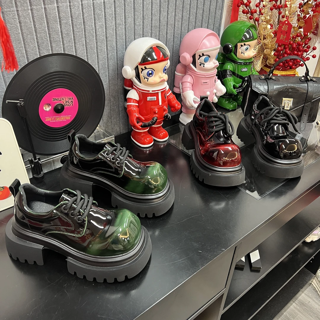 【曼曼奢品】欧货“花祈”小众设计师款小皮鞋2025新款大头显瘦乐福鞋