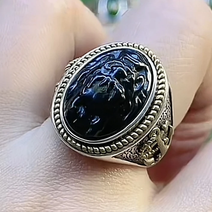 天然和田玉墨色大方