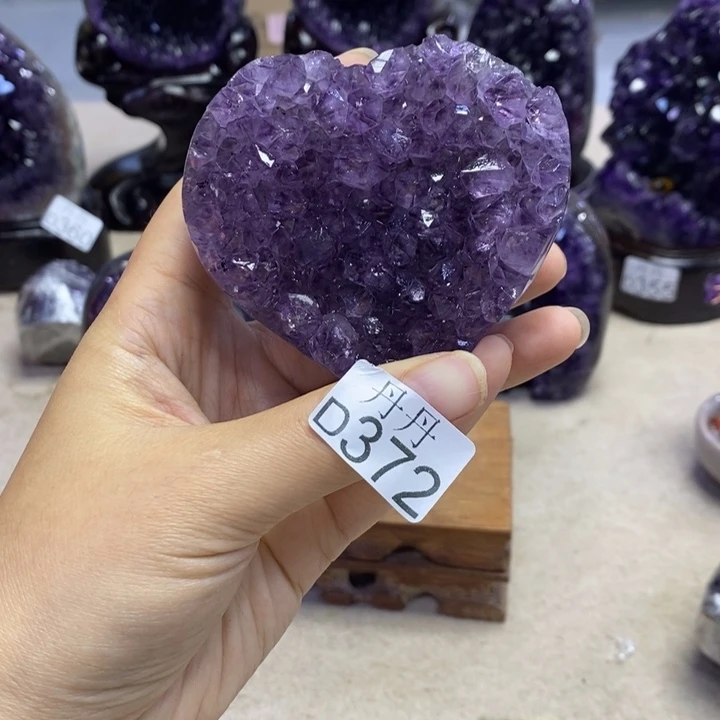 紫晶未镶嵌大型摆件（非配饰）