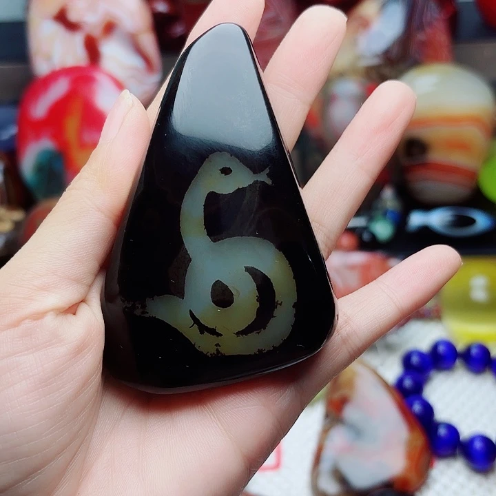 陈***羽玛瑙/玉髓未镶嵌珠宝半成品