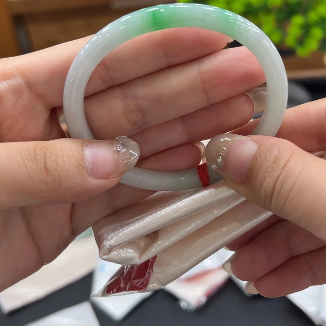 翡翠手镯未镶嵌55贵妃