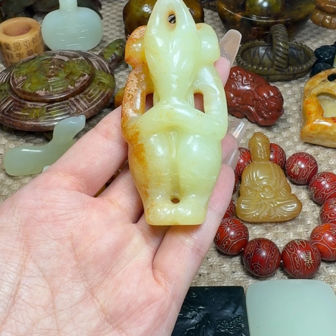 蛇纹石玉未镶嵌颈饰