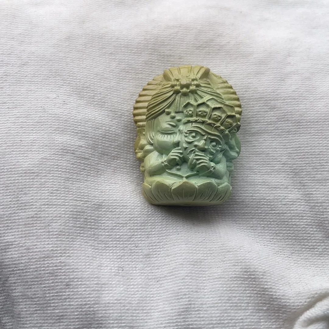 绿松石未镶嵌颈饰