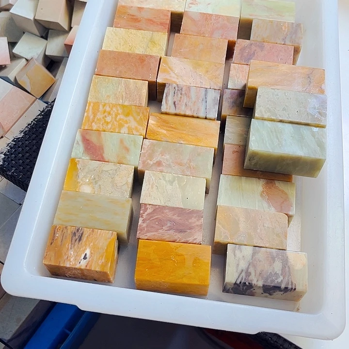 青田石印石人*十今天我也很