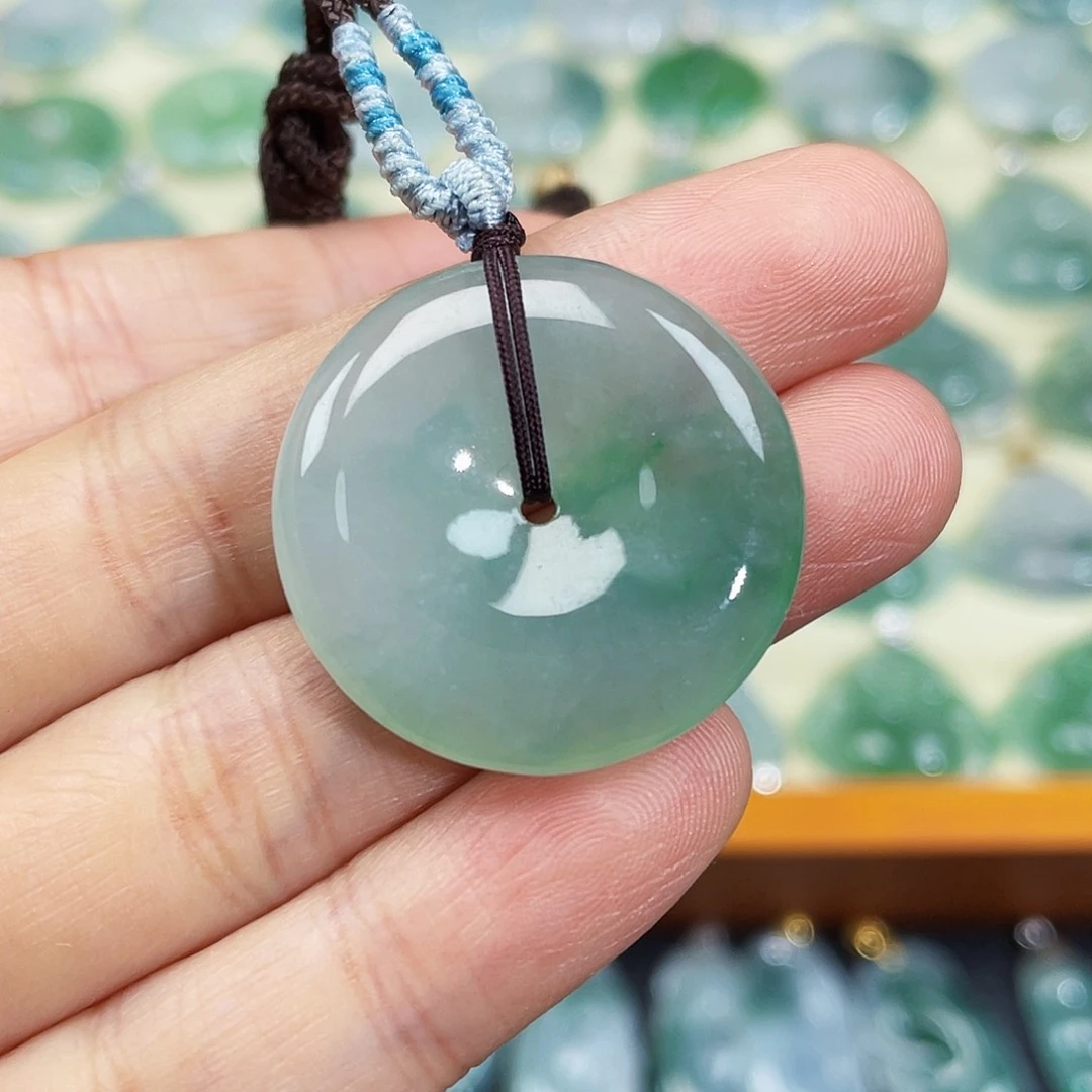 翡翠颈饰未镶嵌吊坠