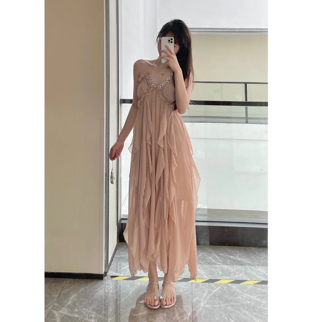 WANZI【花开半夏】温柔带钻仙女度假风氛围感挂脖露背长连衣裙