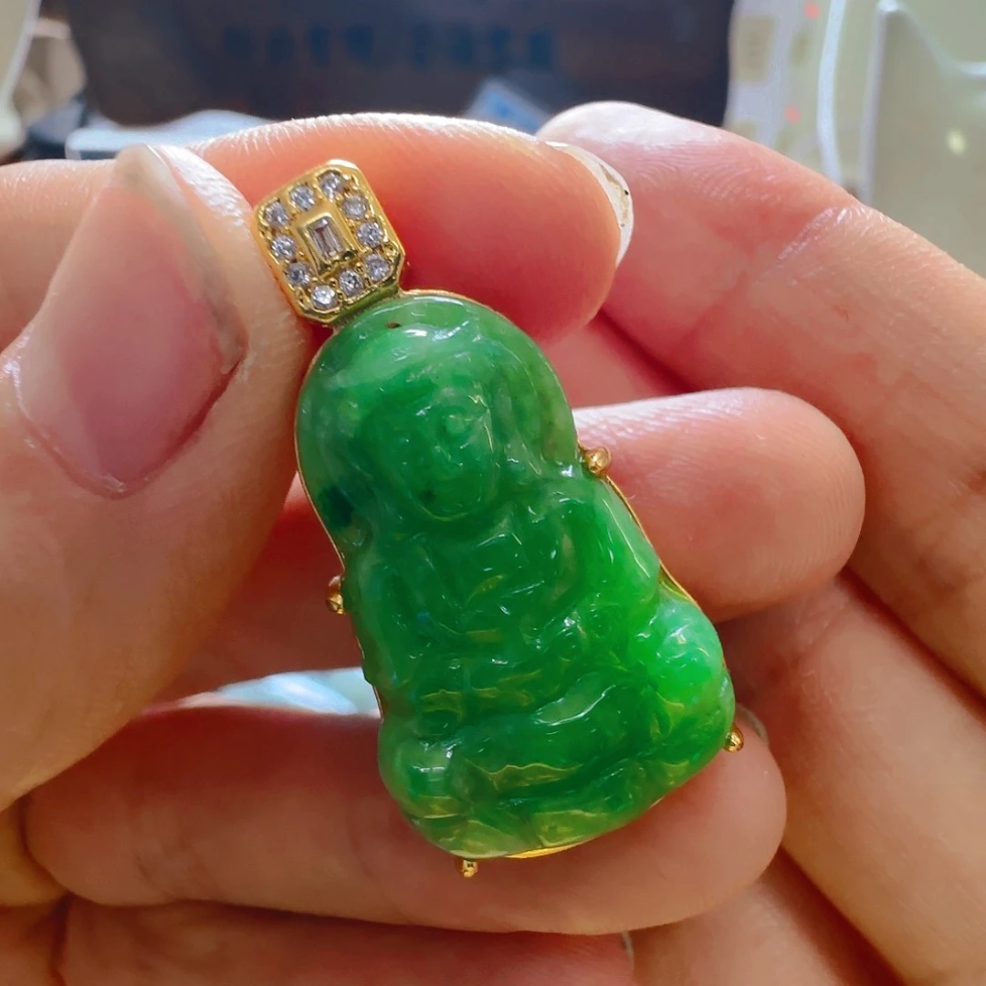 翡翠未镶嵌颈饰翡翠240