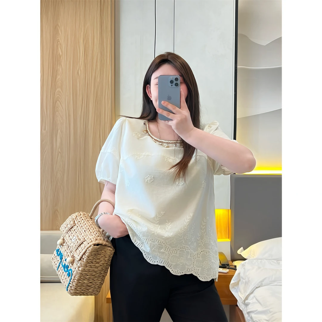 甜心蜜语 / 设计风肌理感小衫18223花契大码胖mm200斤气质百搭