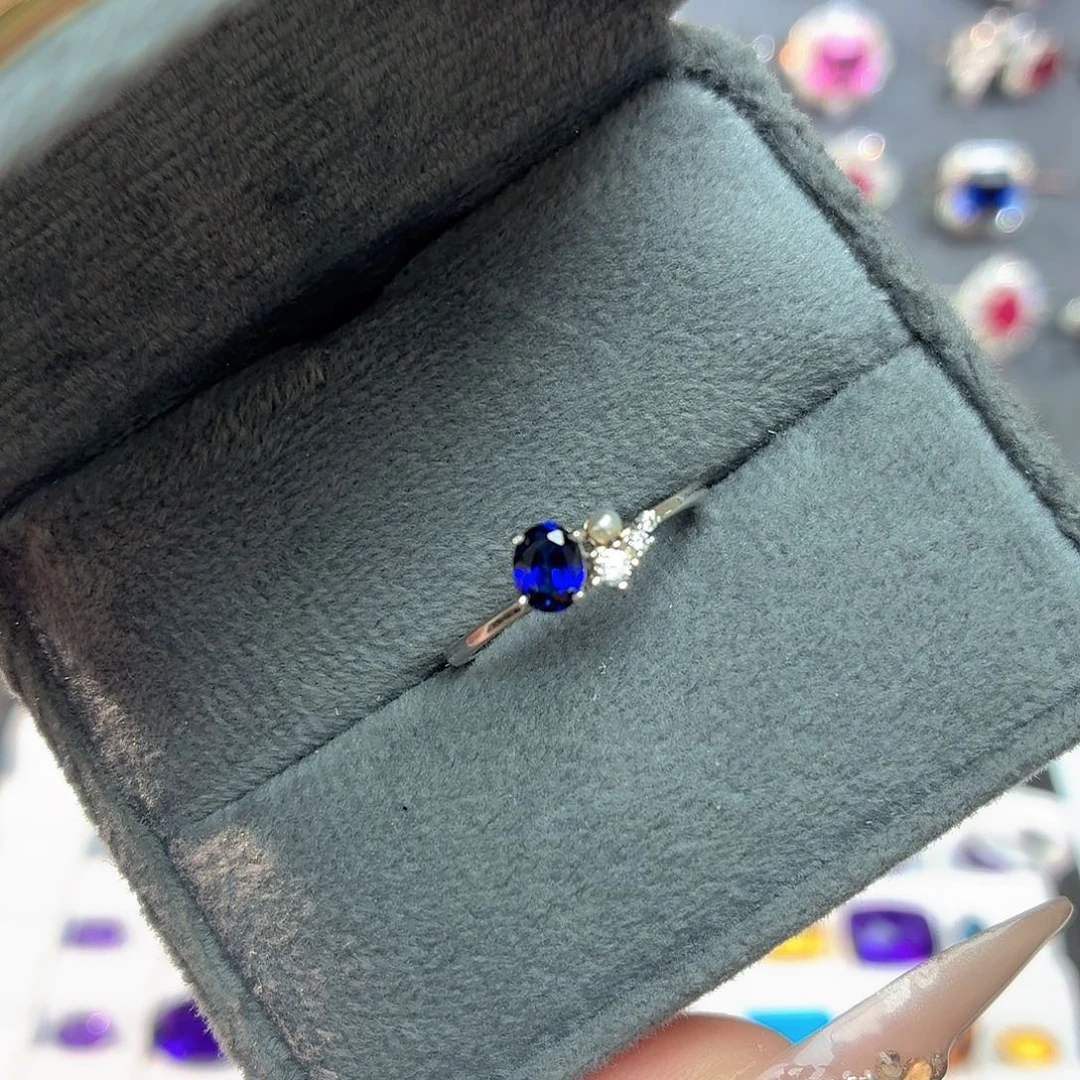 925银培育皇家蓝色宝石
