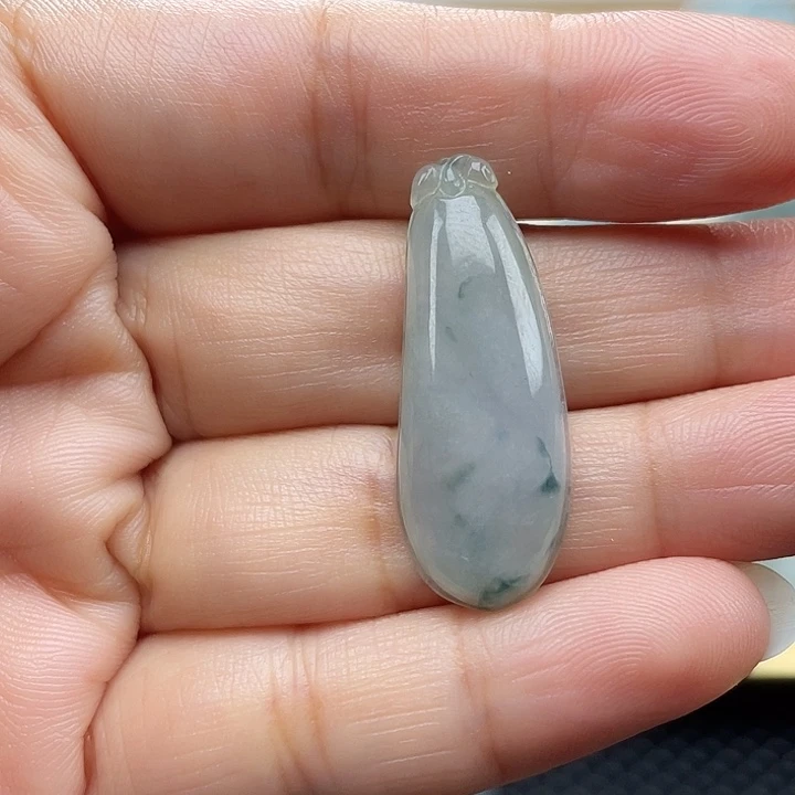 翡翠未镶嵌颈饰福瓜