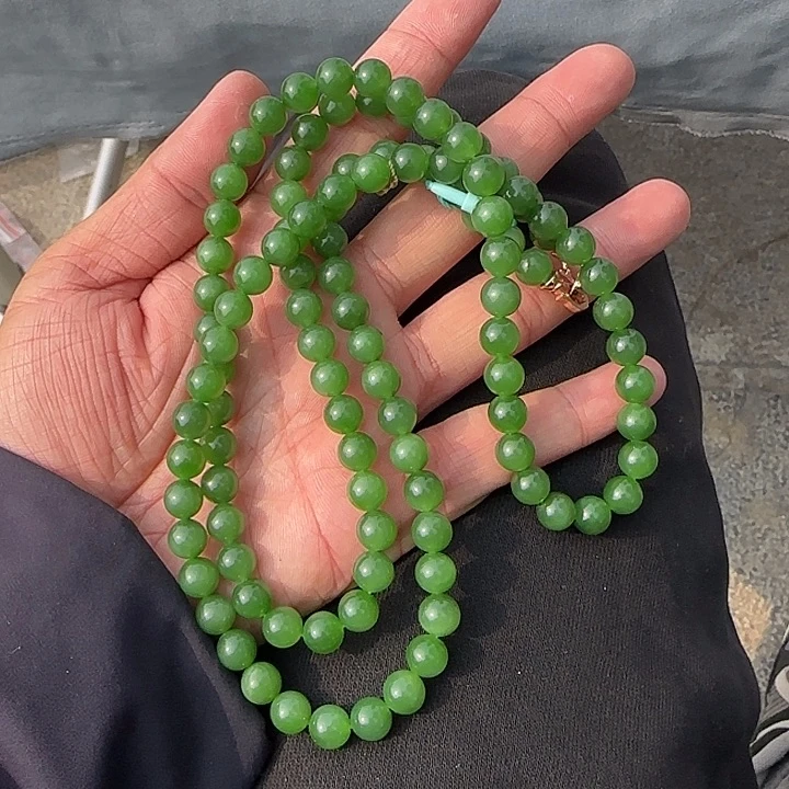 和田玉（碧玉）颈饰未镶嵌乌兰海阳绿色卡8