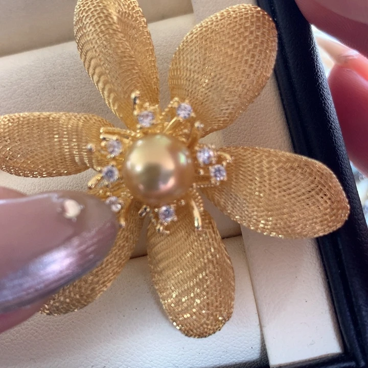 未镶嵌胸饰海水珍珠