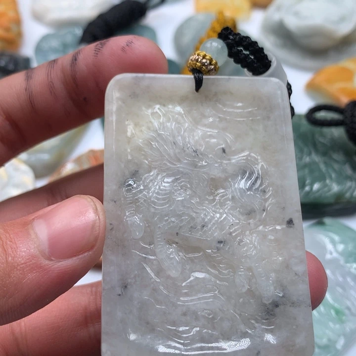 翡翠未镶嵌颈饰保真天然a货翡翠