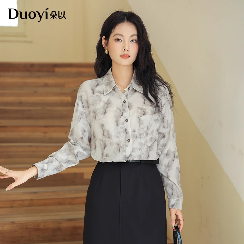 朵以2025秋季新款港风气质复古印花长袖衬衫宽松衬衣39DQ131007