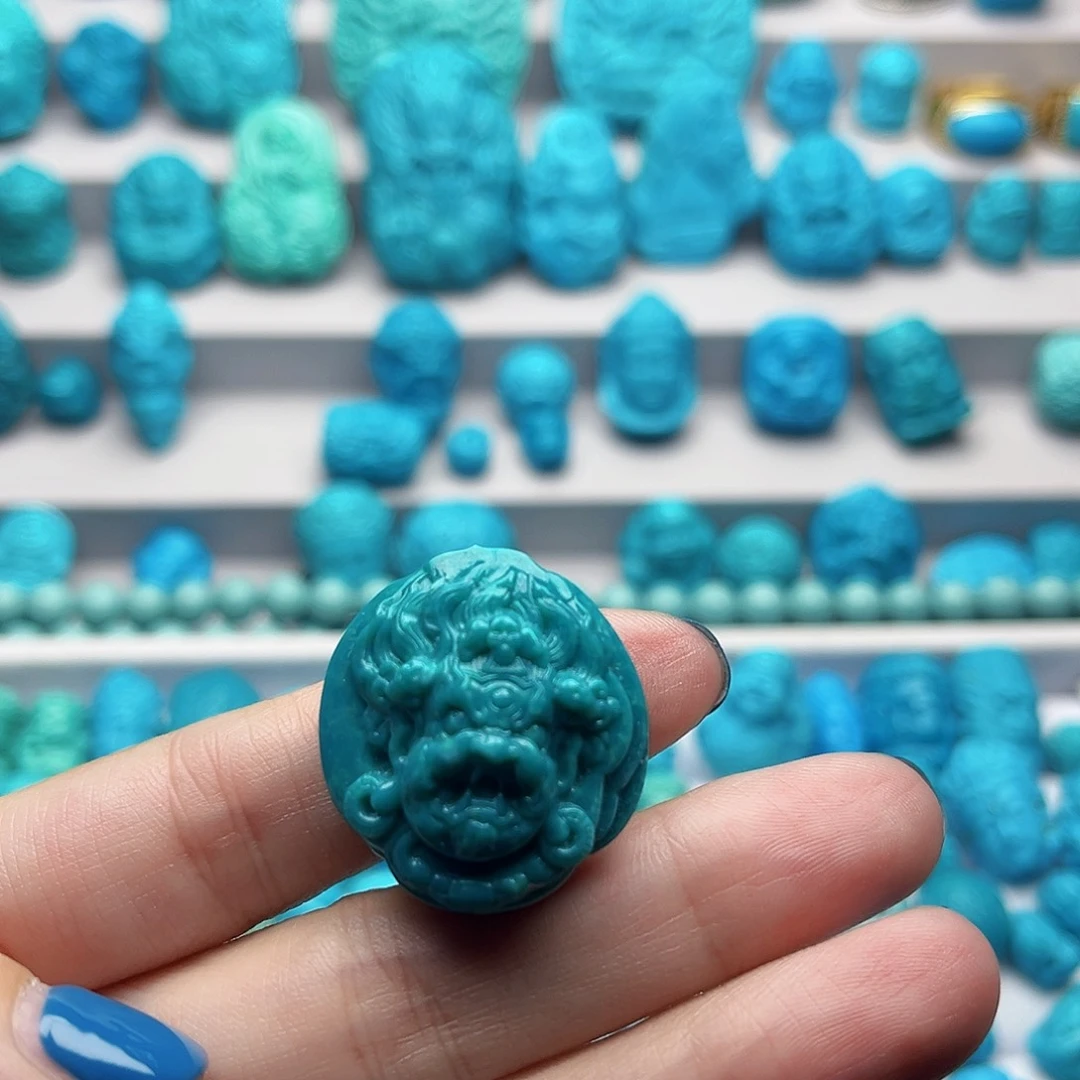 绿松石未镶嵌天然原矿雕刻绿松石