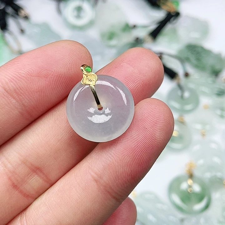 翡翠吊坠(不含链)未镶嵌不**已