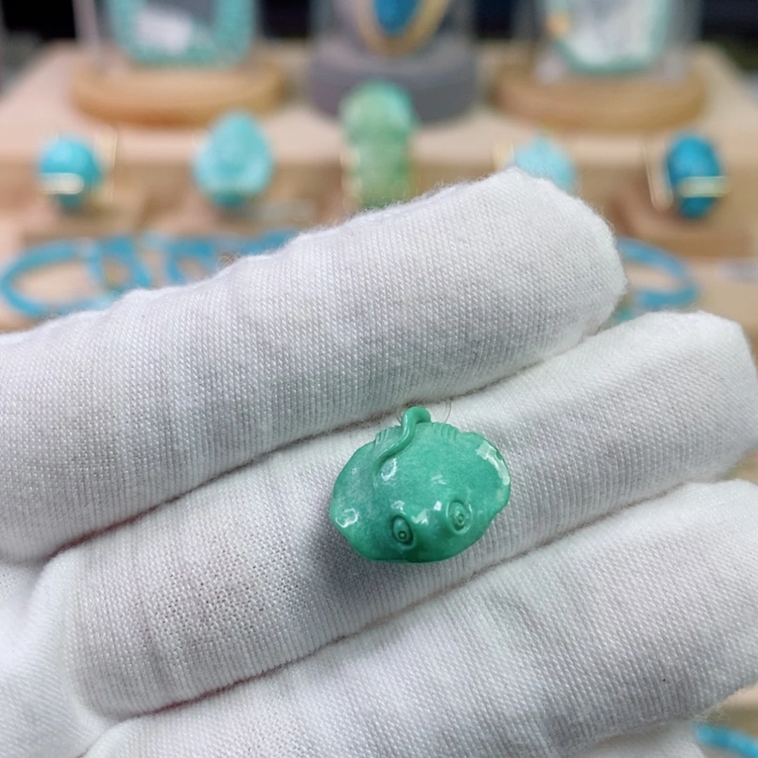 绿松石未镶嵌珠宝奇石