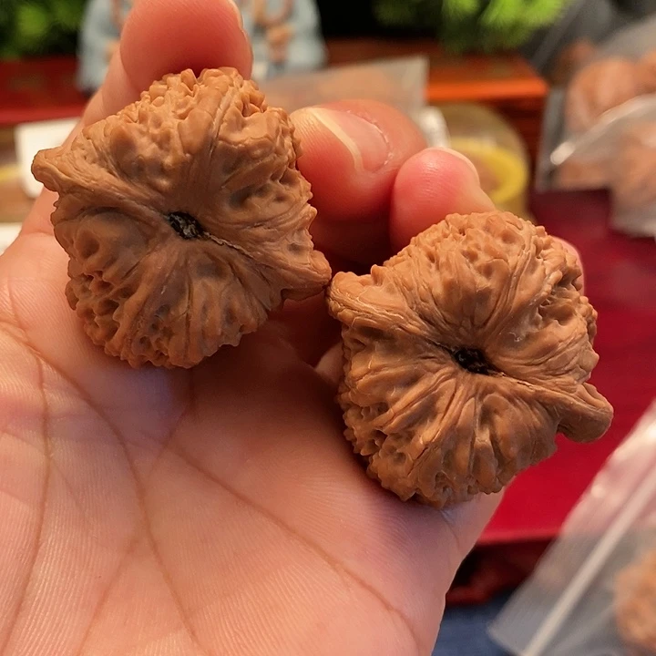 【闪购商品】文玩核桃吊坠美**梦绣球