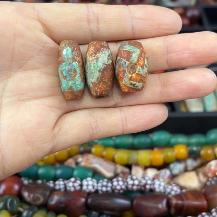 阳***阳玛瑙/玉髓未镶嵌颈饰