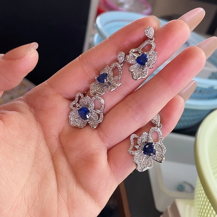 蓝宝石银S925镶嵌耳饰