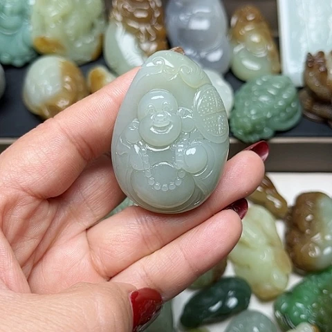 和田玉颈饰未镶嵌龍**人