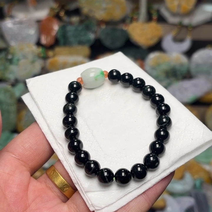 翡翠颈饰未镶嵌吊坠